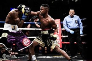 Robert Easter Jr derrota a Javier El Abejón Fortuna en decisión dividida