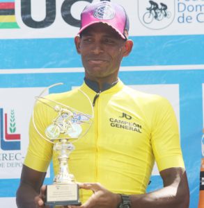 Augusto Sánchez escribe otro capítulo dorado en su historia en la Vuelta Ciclista Independencia.