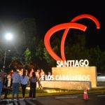 El alcalde Abel Martínez entrega entrada a Santiago