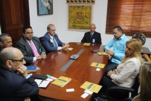 Durante la visita de la comisión de partidos de oposición a la Misión Naciones Unidas en el país