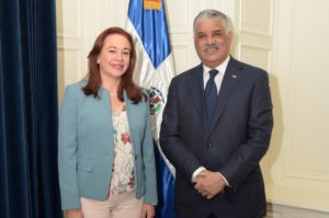 Canciller Miguel Vargas y María Fernanda Espinosa