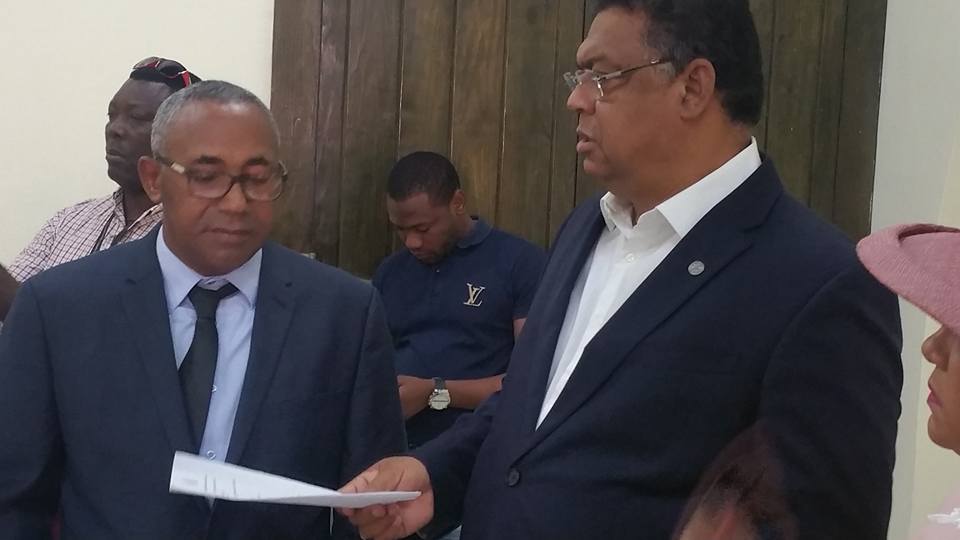 Los nuevos cónsules dominicanos Francisco Gustavo Lembert Canó y Antonio Cruz, designados por el presidente Danilo Medina en Cabo Haitiano y Juana Méndez, respectivamente.