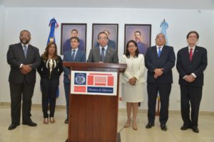 El ministro de Educación, Andrés Navarro, designa 18 directores regionales con altos méritos profesionales