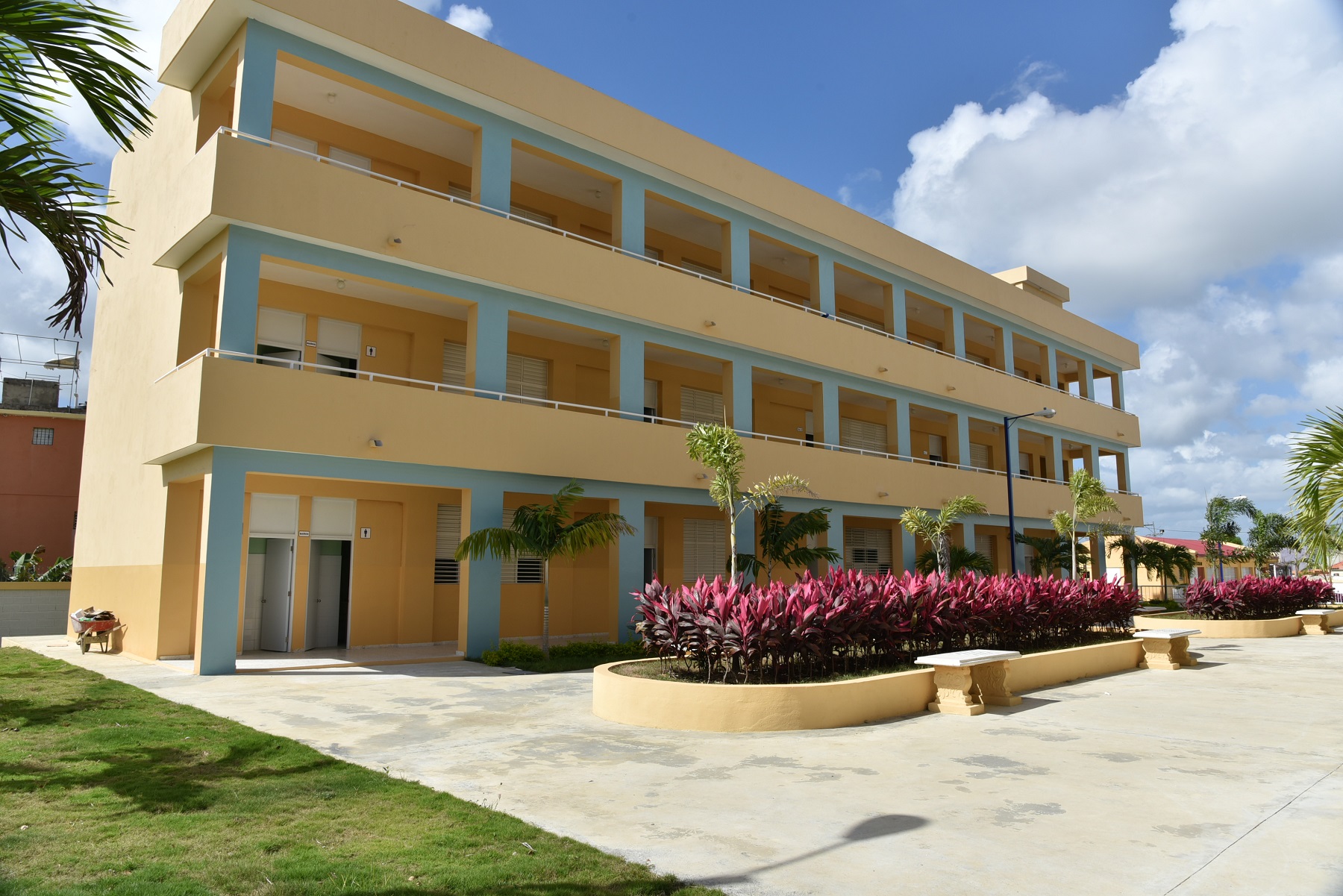 Escuela inaugurada por Danilo Medina en Santo Domingo Este.
