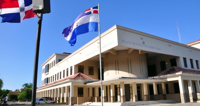 Palacio de justicia de Puerto Plata. Envían 4 jóvenes a prisión