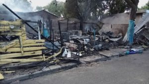 Lugar donde estaban iviendas y un bar destruidos por in incendio en Dajabón. Foto Santiago Riveron