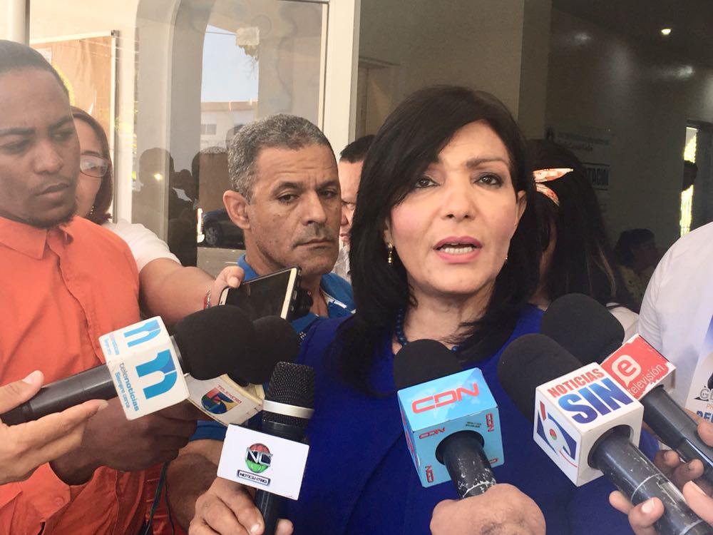 Geanilda Vásquez tras ejercer su voto en la Convención Nacional del PRM. Foto Suedi León