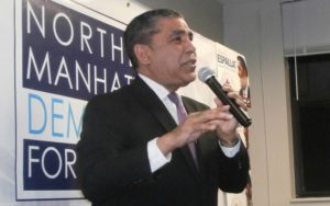 El congresista Adriano Espaillat en el acto de lanzamiento de su reelección en el Alto Manhattan.