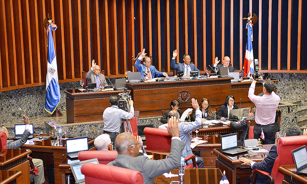 Senadores durante una session.