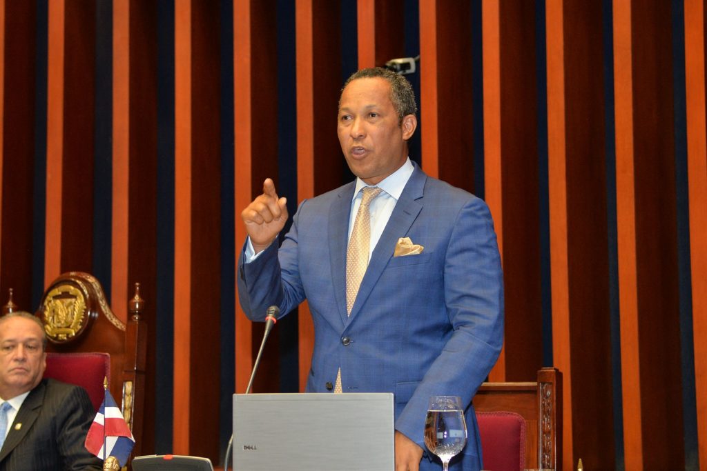 El senador por Pedernales, Dionis Sánchez. Foto Romelio Montero