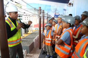 En esta ocasión los visitantes de la Feria del Libro, podrán disfrutar de un novedoso pabellón de EDESUR en el que se explica cómo se genera la energía eléctrica hasta llegar a los hogares de los clientes.