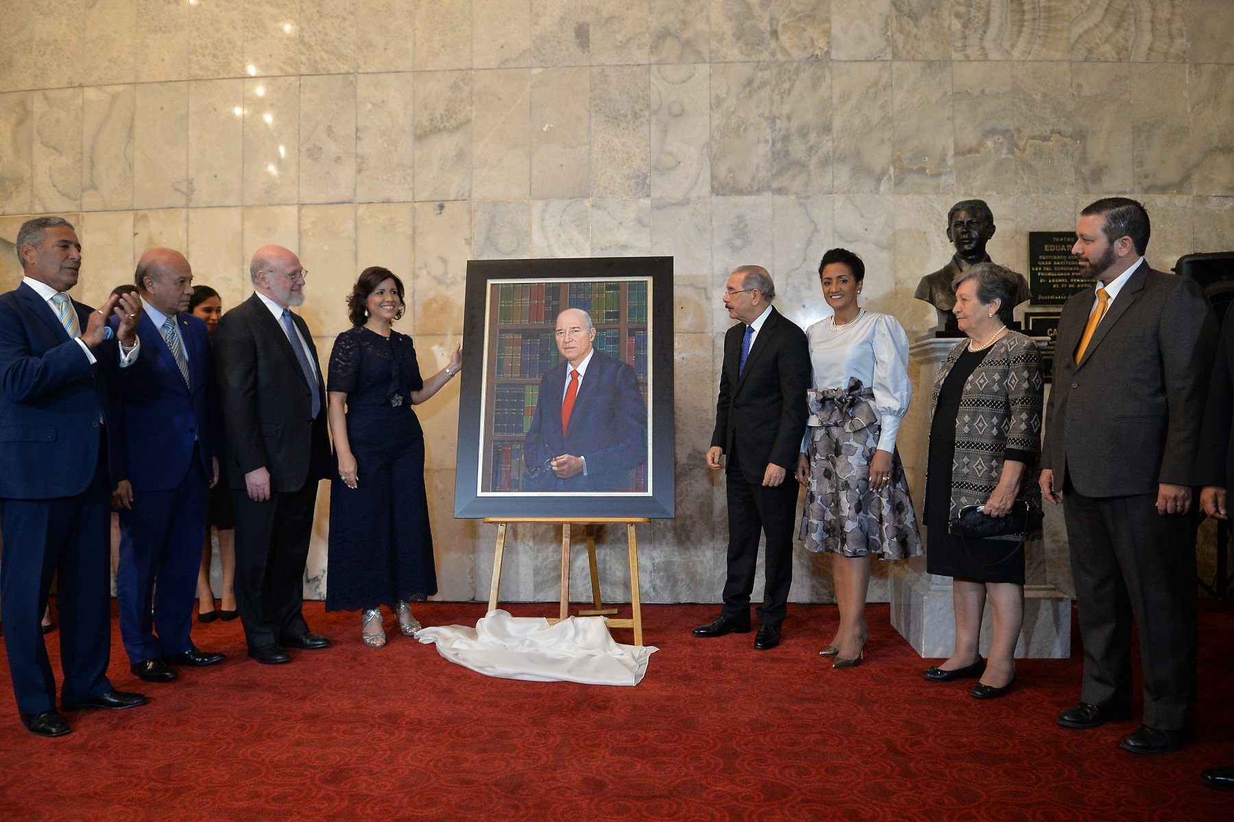 El presidente Danilo Medina, acompañado de la Primera dama, Cándida Montilla de Medina; la vicepresidenta Margarita Cedeño de Fernández; el ministro de Cultura, Pedro Vergés en la inauguración de la Feria del Libro. Foto Danilo Montero