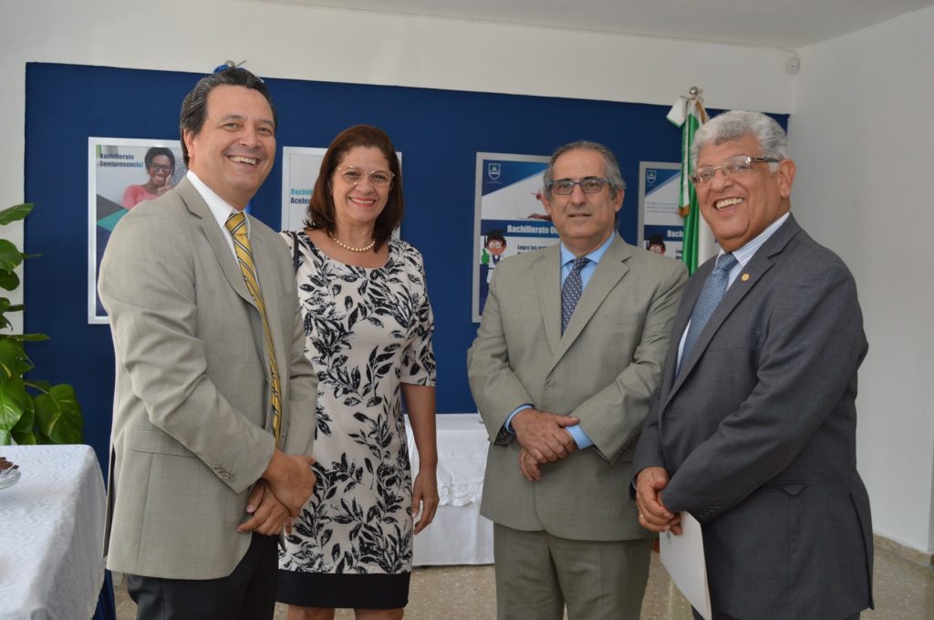 Ramón Sosa Alcántara, Araminta Astwood, Simon Mahfoud y Jaime Fernández durante inauguración de local del CENAPEC en Villa Mella