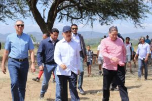 El presidente Danilo Medina realizó este domingo su Visita Sorpresa a productores de Santiago.