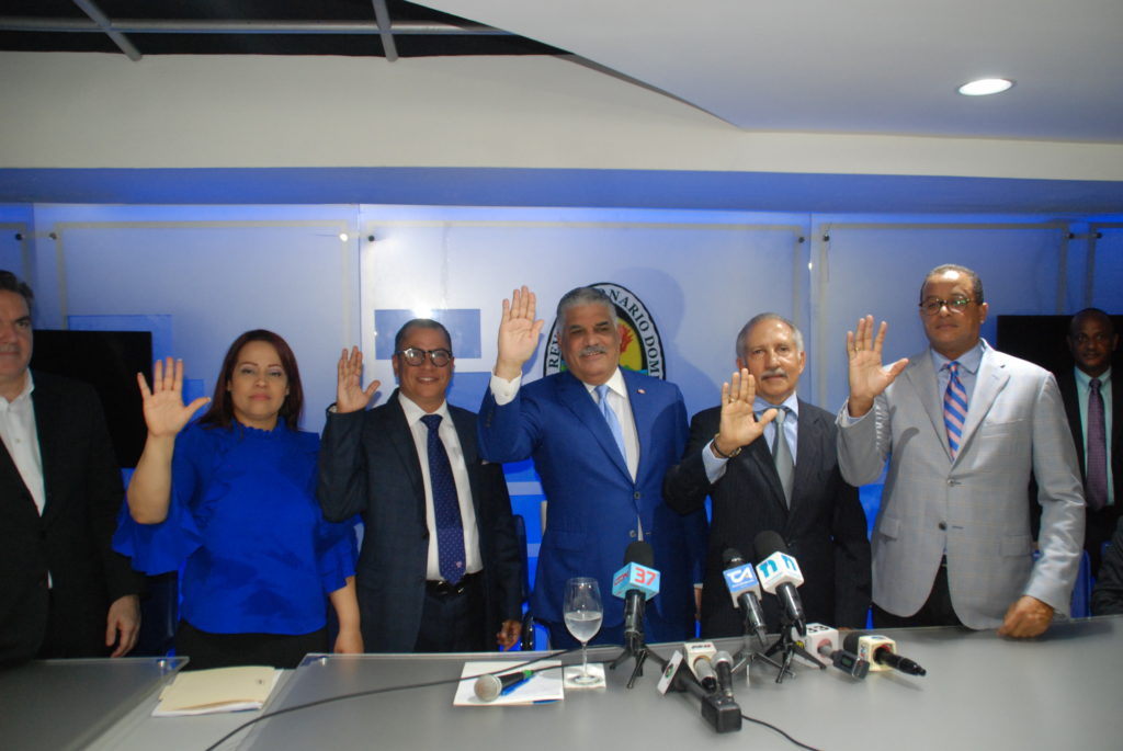 Miguel Vargas juramenta dirigentes en el PRD