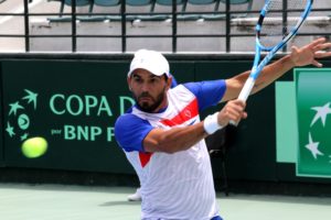 La primera raqueta nacional de RD, Víctor Estrella, en Copa Davis