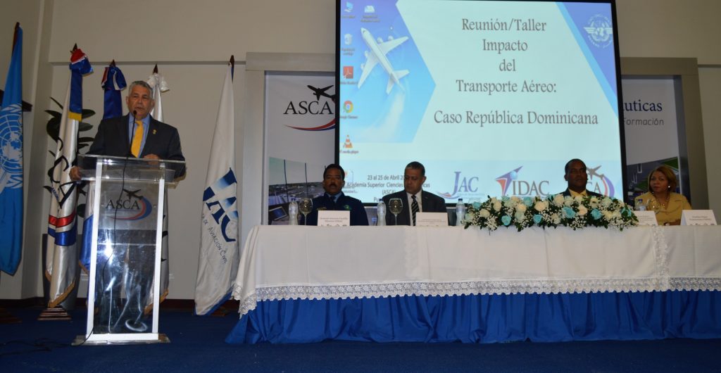 Expertos internacionales que participan en el taller de seguridad ¨Impacto del Transporte Aéreo: Caso de Estudio República Dominicana