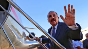 El presidente Danilo Medina viaja hacia Cumbre de las Américas en Perú