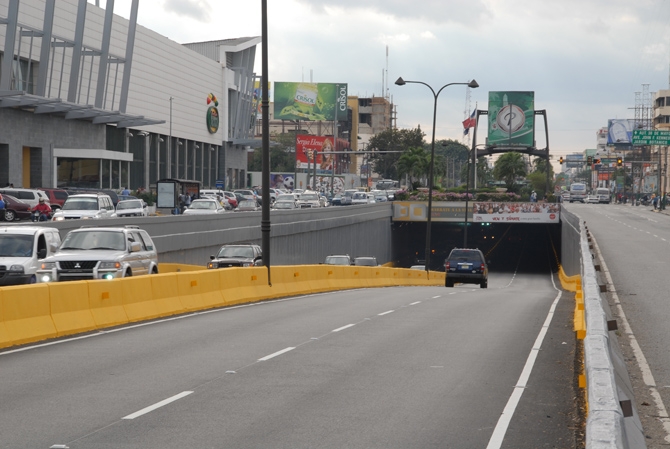 Túnel de la 27 de Febrero. MOPC cerrará túneles y paso a desnivel por mantenimiento