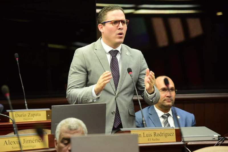 El diputado perremeísta, Jean Luis Rodríguez desmiente legisladores corriente de Hipólito votarían por primarias abiertas