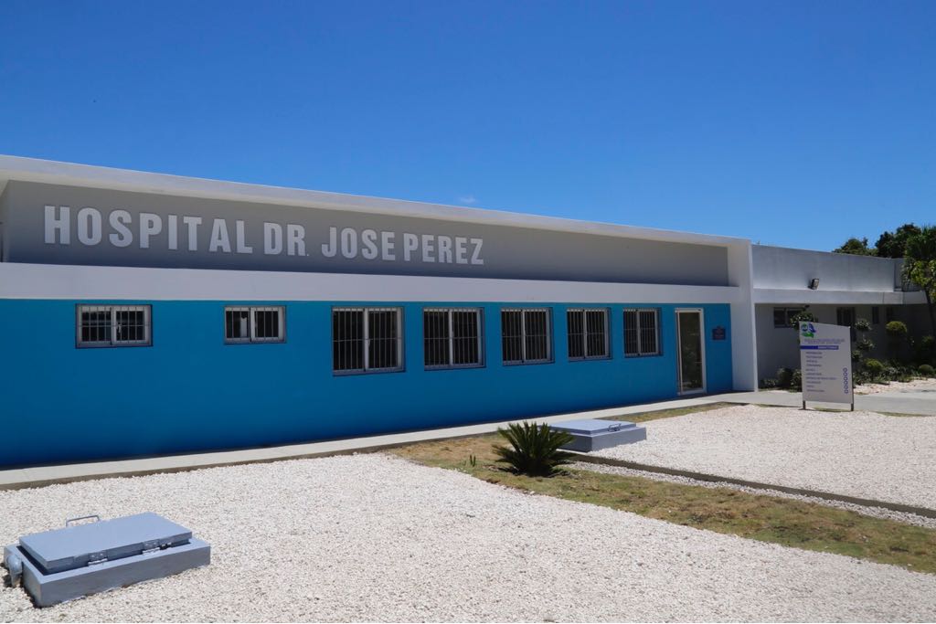 El presidente Danilo Medinaentrega el hospital municipal doctor José Pérez, de Duvergé.