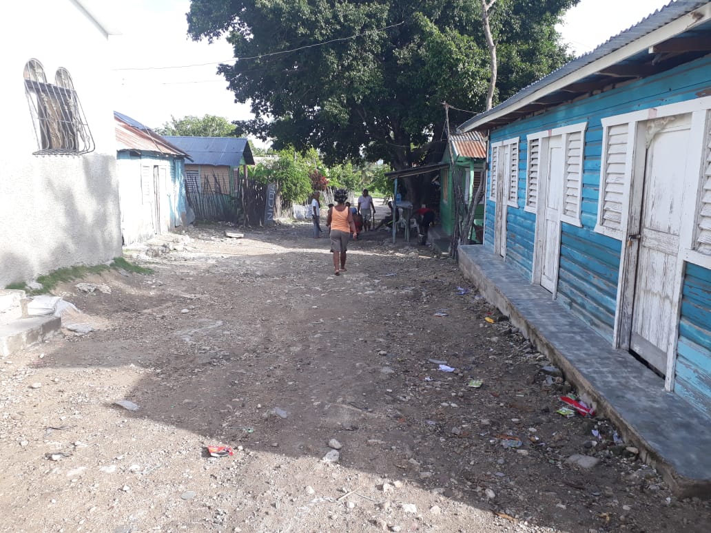 Una de las calles de Cabral, en Barahona