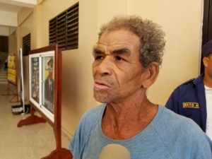 Mon Acevedo, de 70 años, es acusado de violar su sobrina