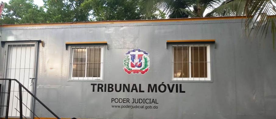 Uno de los Tribunales Móviles desde cárceles