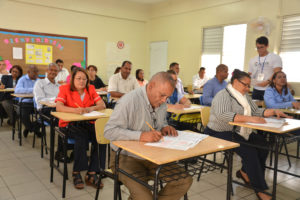 Profesores al momento de la evaluación de desempeño por parte de Educación