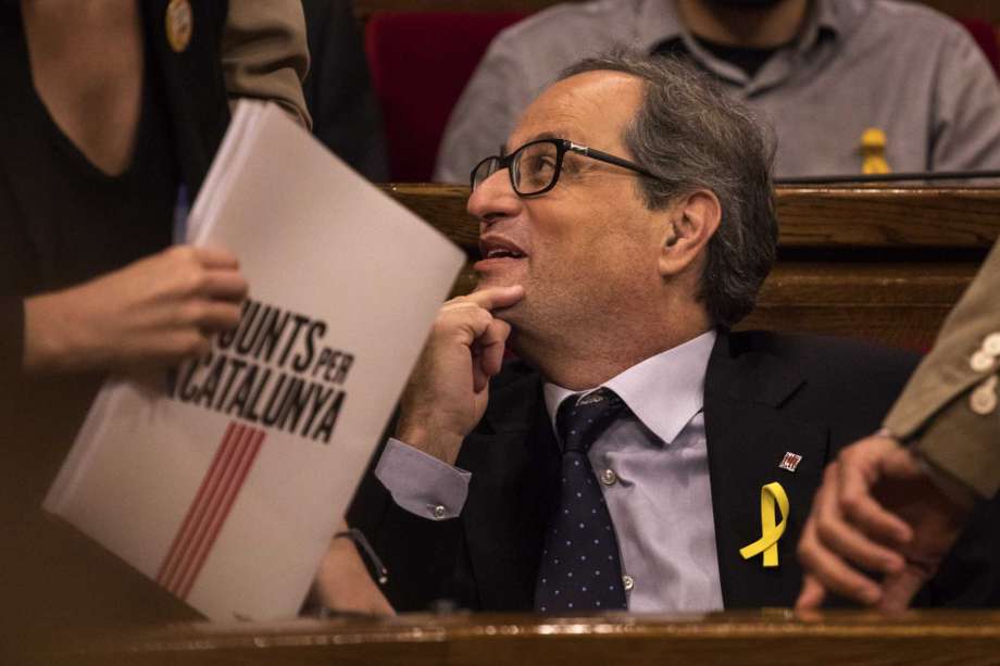 El legislador separatista Quim Torra, candidato para presidente de Cataluña, durante una sesión del Parlamento, el sábado 12 de mayo de 2018, en Barcelona, España. (AP Foto/Emilio Morenatti)