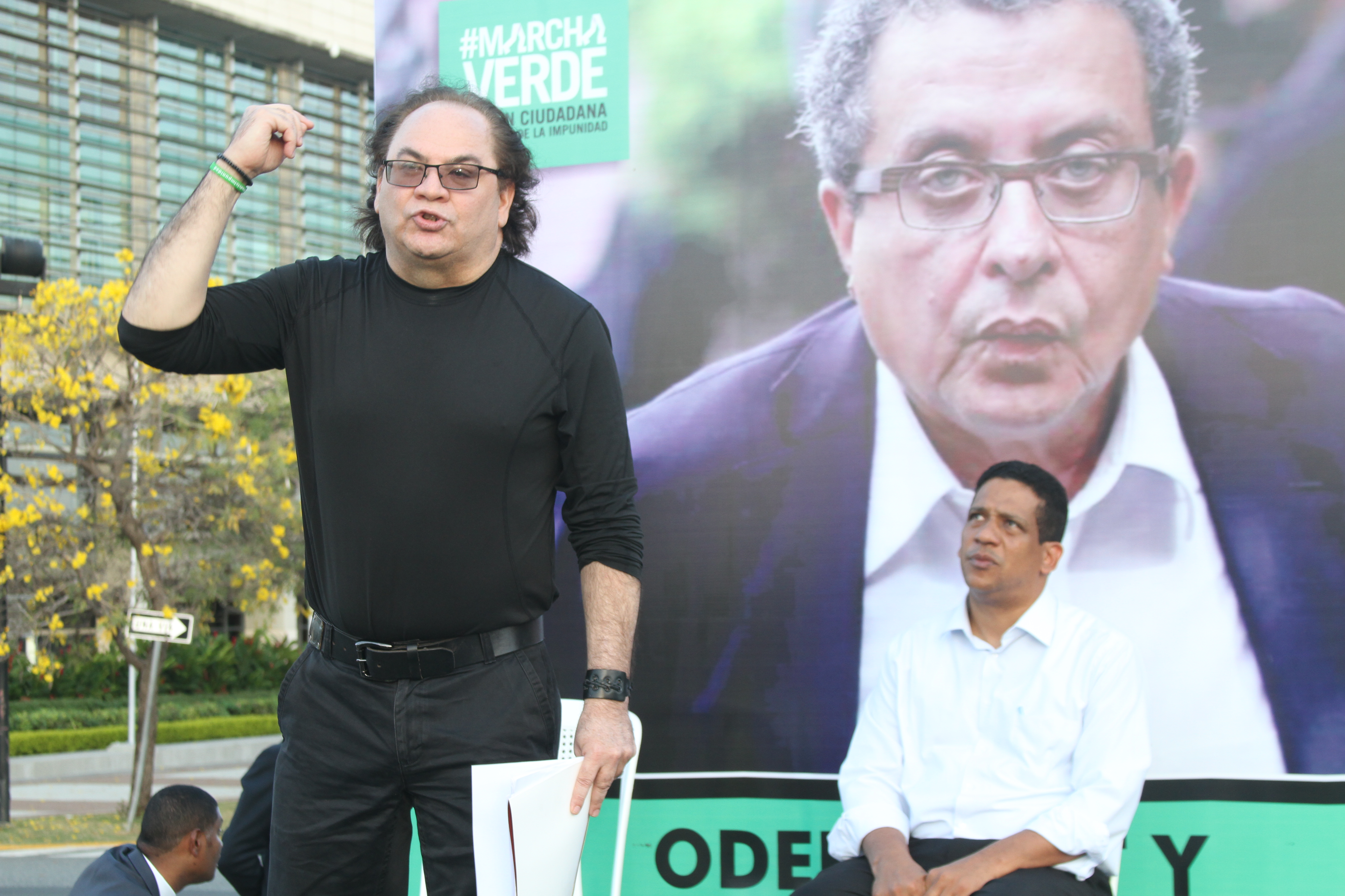 El abogado José Luis Taverasy Carlos Pimentel, director de Participación Ciudadana, durante el conversatorio de Marcha Verde