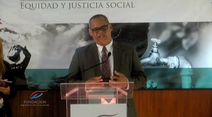 Fidel Lorenzo en el lanzamiento de la Fundación Equidad y Justicia Social