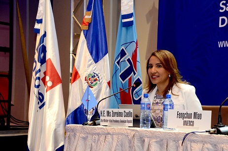 Zoraima Cuello, viceministra de la Presidencia dominicana, habla sobre el acceso a internet