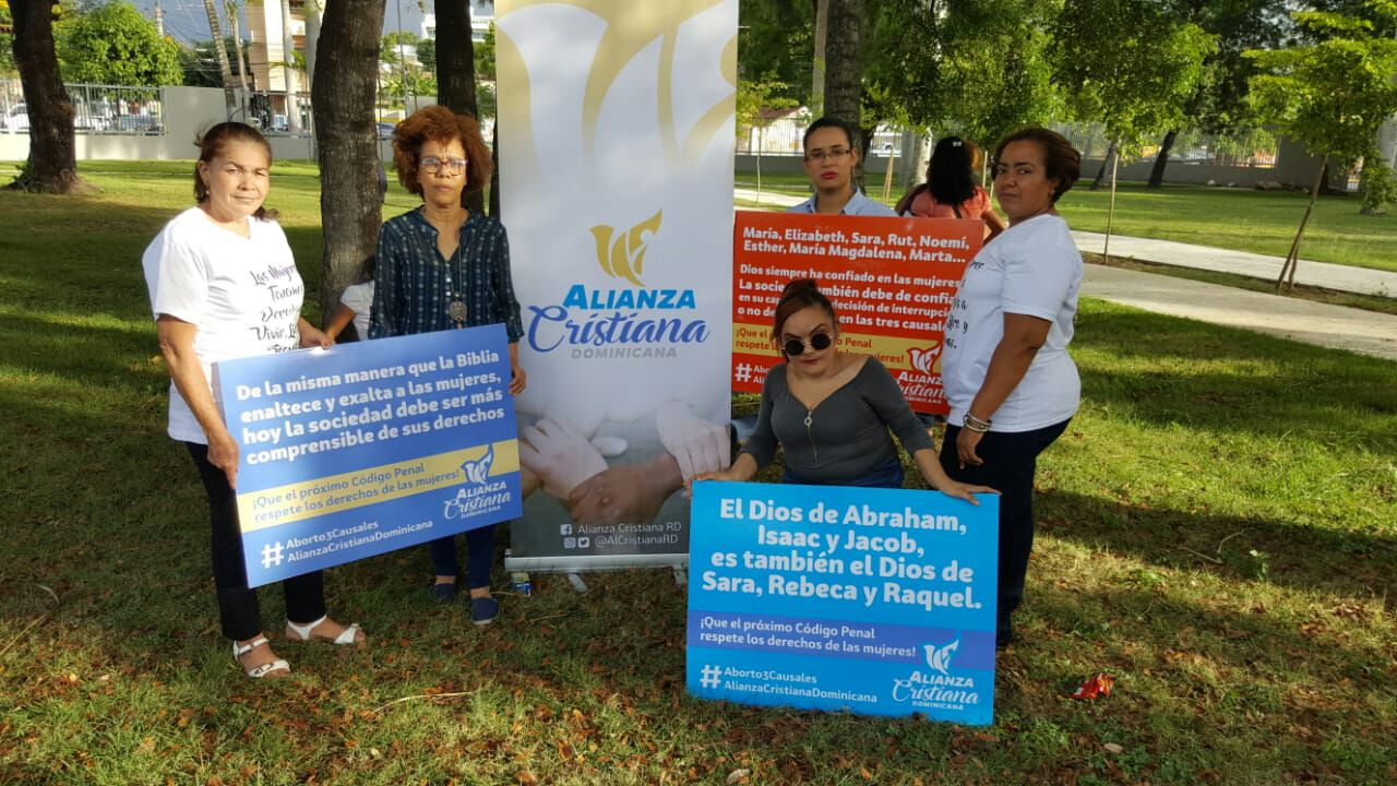 Dirigentes de Alianza Cristiana Dominicana exigen a diputados despenalizar aborto en 3 causales.