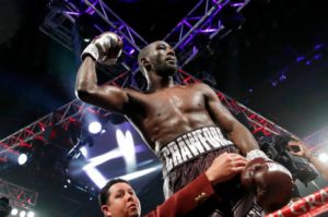 Terence Crawford celebra su victoria sobre Jeff Horn en un combate del peso wélter, el 9 de junio de 2018, en Las Vegas. (AP Foto/John Locher)