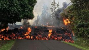La lava del volcán Kilauea destruyó cientos de casas