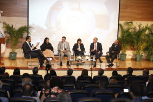 Durante el foro de inversión y Competitividad en Santiago