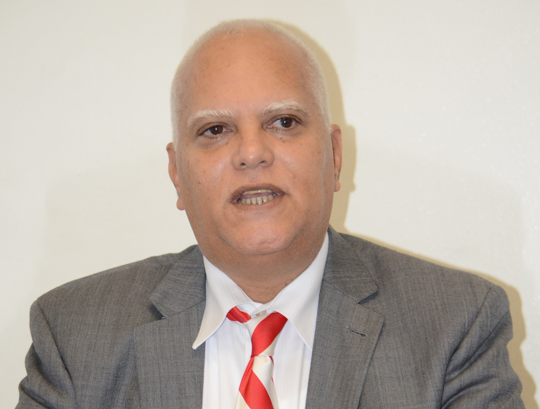 El presidente de la Confederación Dominicana de la Pequeña y Mediana Empresa, Issachart Burgos.