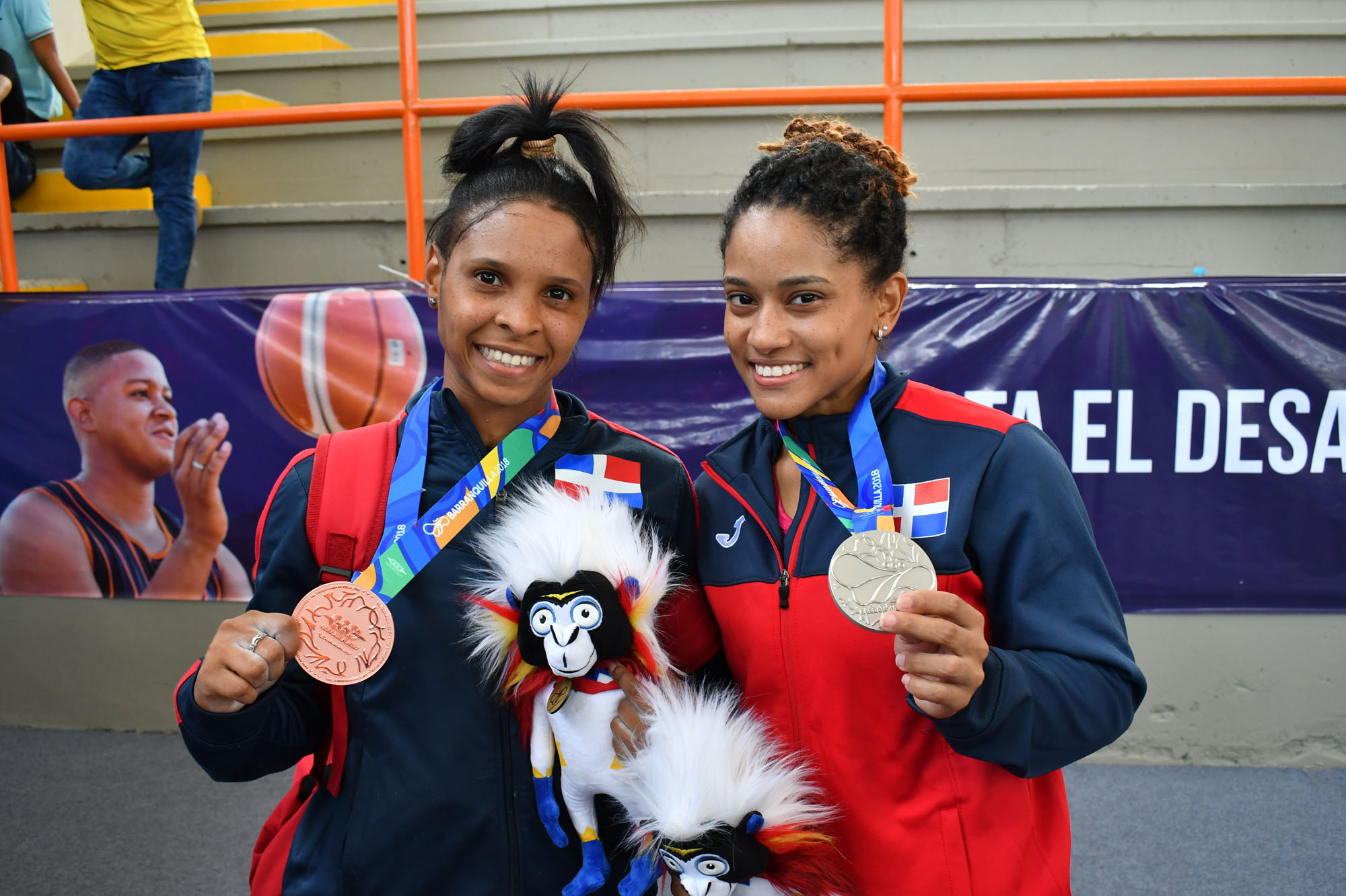 Otra medalla de plata fue obtenida por la pesista Georgina Silvestre y la de bronce Santa Cotes, también de pesas. 