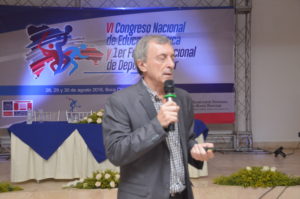 El experto argentino Oscar Incarbon, habla durante el congreso.