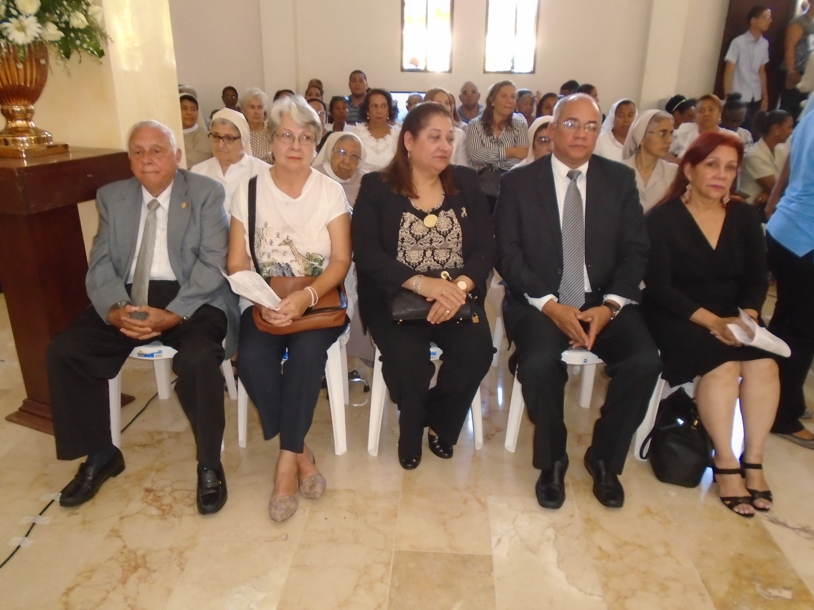 Familiares del fallecido obispo emérito de Barahona, monseñor Fabio Mamerto Rivas Santos,