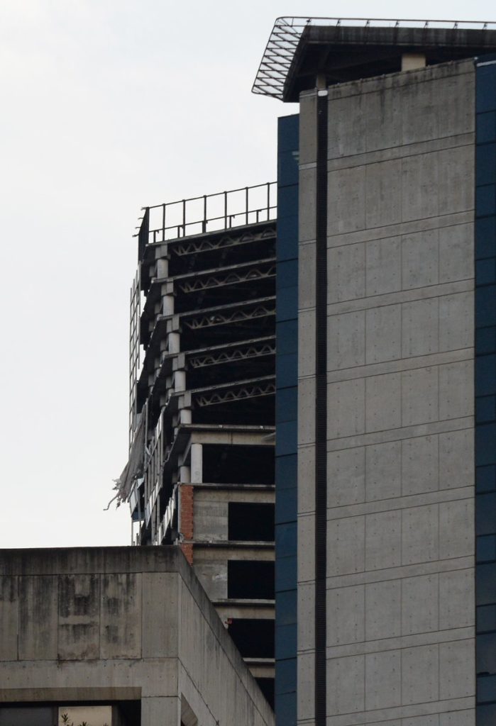 Torre de David de Venezuela inclinada tras terremoto.