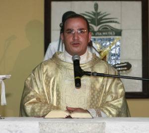 El reverendo padre Kennedy Rodríguez Montes de Oca