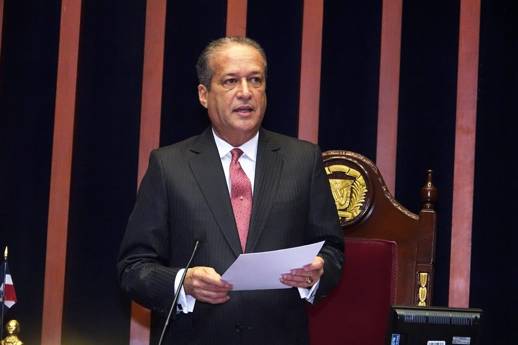 el presidente del Senado Reinaldo pared Pérez presenta sus memorias 2017-2018.