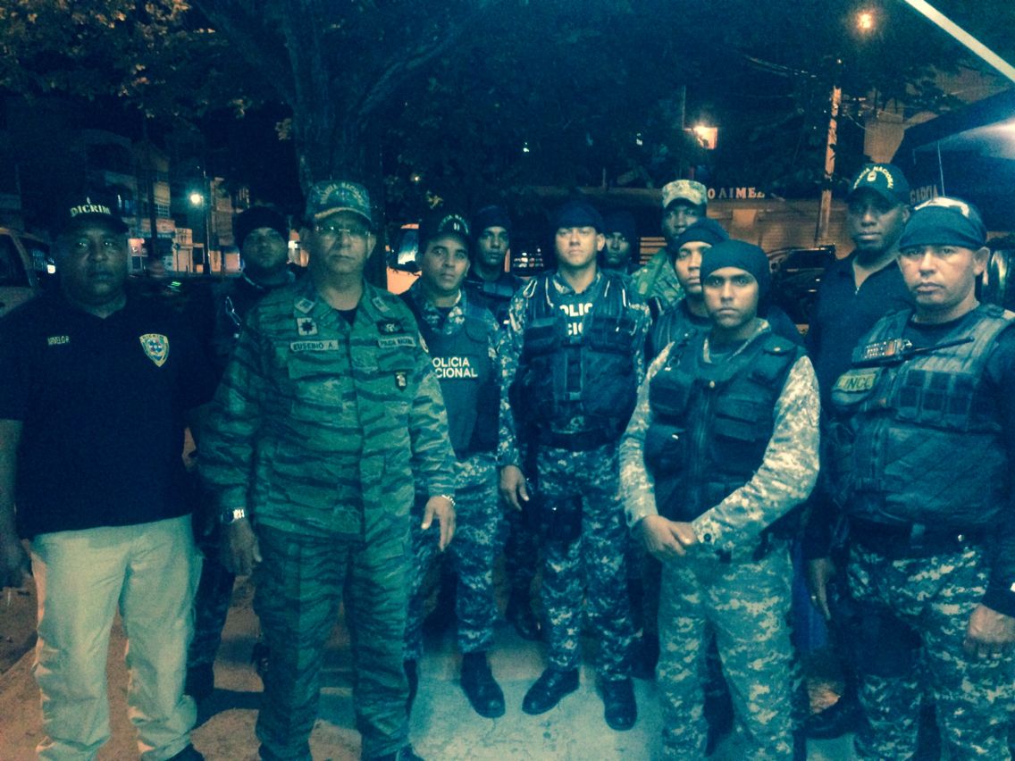 Policías en operativos en SFM.