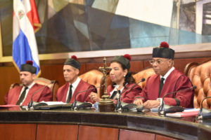 El presidente del TC, Dr. Milton Ray Guevara, presidió la audiencia pública efectuada en la sala augusta de la SCJ. Declara en estado de fallo 10 expedientes