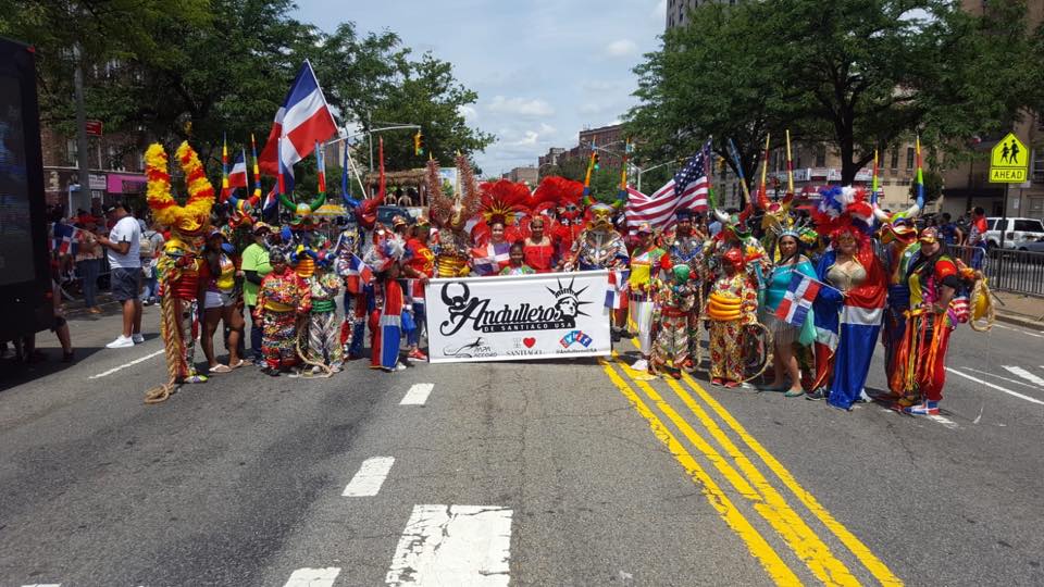 El grupo cultural Andulleros de Santiago, USA