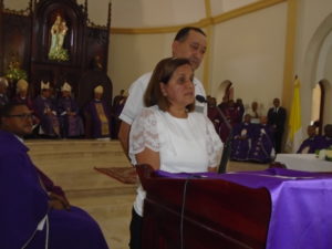 Ramona Rivas, hermana del fallecido obispo emérito de Barahona, monseñor Fabio Mamerto Rivas Santos,