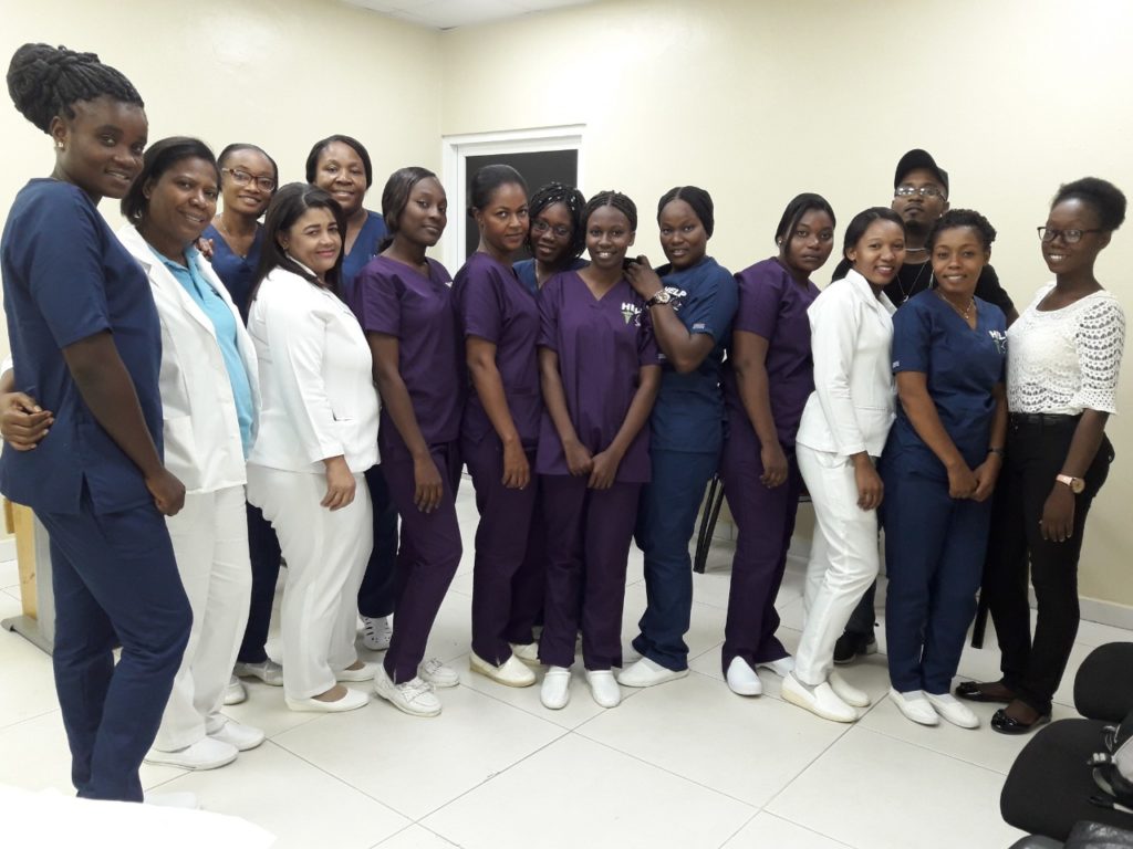 Enfermeras haitianas en el hospital Moscoso Puello