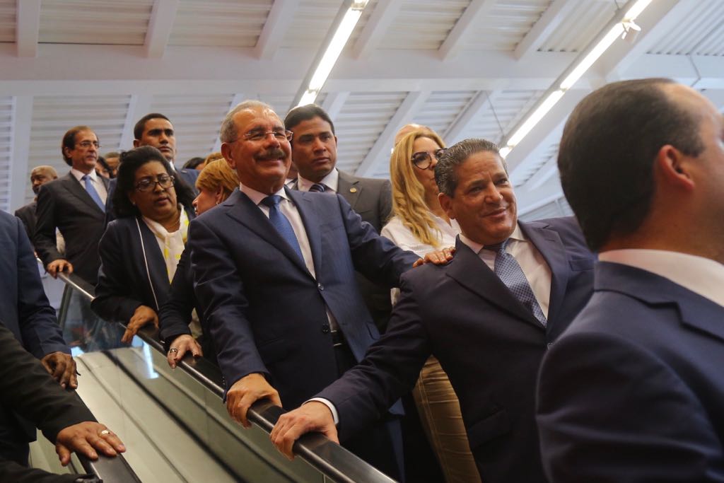 Danilo Medina deja inaugurada la Línea 2B del Metro